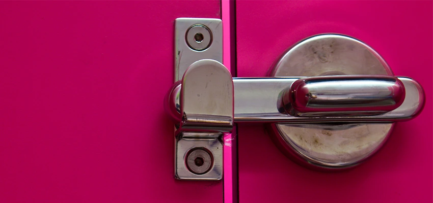 Childproof Gate Lock in Commerce, California
